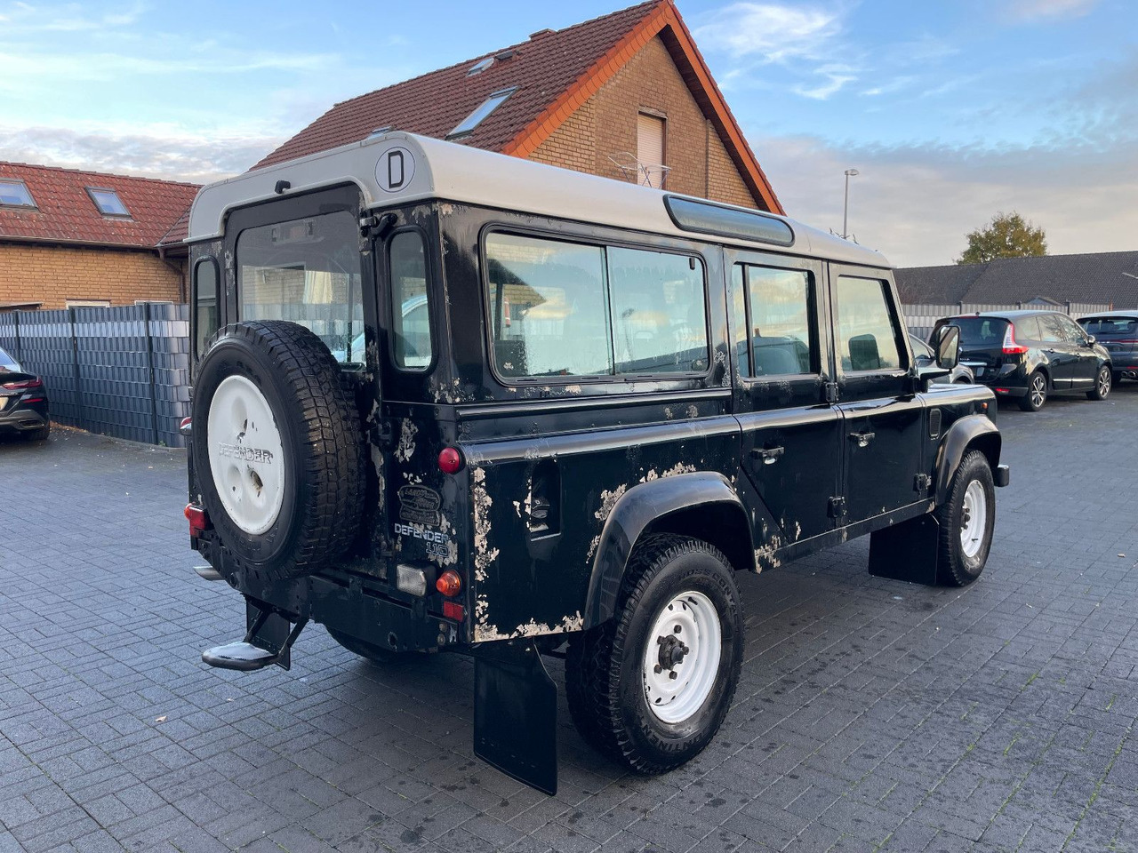 Land Rover Defender 110 SW 2.5 TD , Wohnm.Zulassung, 1.Hand - SUV: Foto 2 Land Rover Defender 110 SW 2.5 TD , Wohnm.Zulassung, 1.Hand - SUV: Foto 2