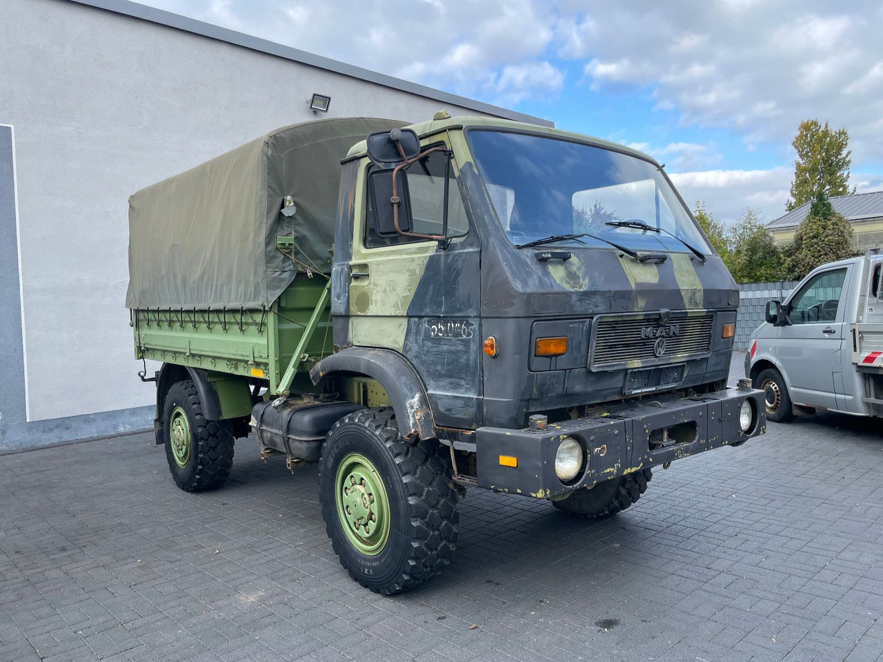 MAN 8.136 4X4 - Autoutilitară cu prelată: Foto 1 MAN 8.136 4X4 - Autoutilitară cu prelată: Foto 1