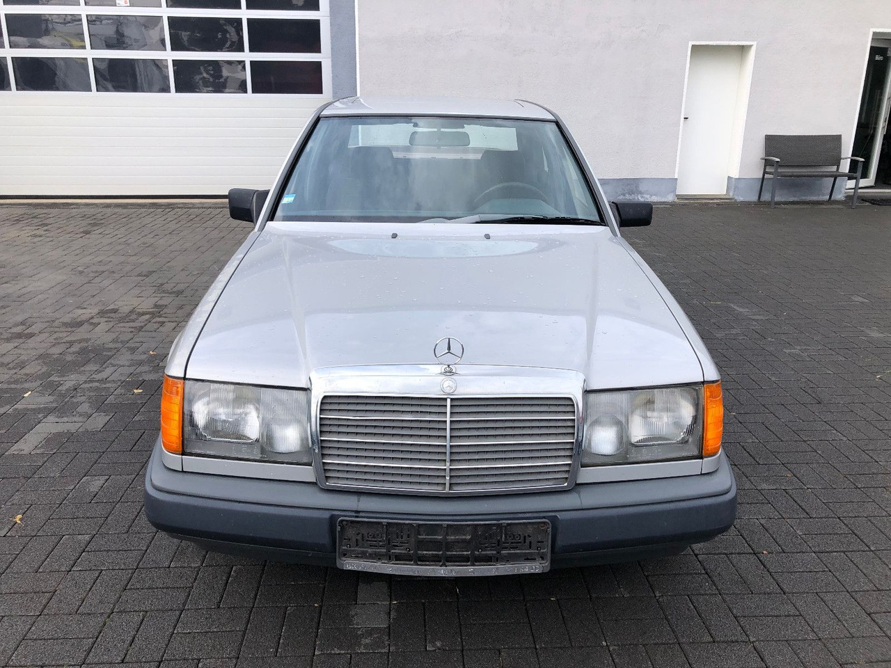 Mercedes-Benz W124 E 260 - Berlină/ Sedan: Foto 5 Mercedes-Benz W124 E 260 - Berlină/ Sedan: Foto 5