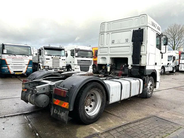 DAF 95.430 XF SPACECAB (EURO 3 / ZF16 MANUAL GEARBOX / ZF-INTARDER / AIRCONDITIONING) - Cap tractor: Foto 3 DAF 95.430 XF SPACECAB (EURO 3 / ZF16 MANUAL GEARBOX / ZF-INTARDER / AIRCONDITIONING) - Cap tractor: Foto 3