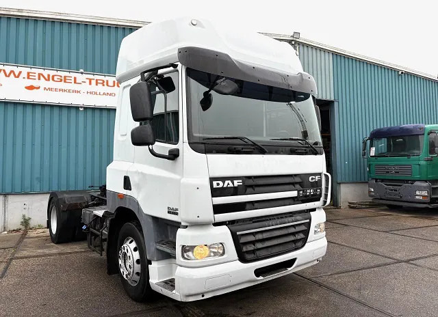 DAF CF 85.460 SPACECAB 4x2 (AS-TRONIC / MX-BRAKE / AIRCONDITIONING / ADR-VLG / FRIDGE / EURO 5 / ETC.) - Cap tractor: Foto 2 DAF CF 85.460 SPACECAB 4x2 (AS-TRONIC / MX-BRAKE / AIRCONDITIONING / ADR-VLG / FRIDGE / EURO 5 / ETC.) - Cap tractor: Foto 2