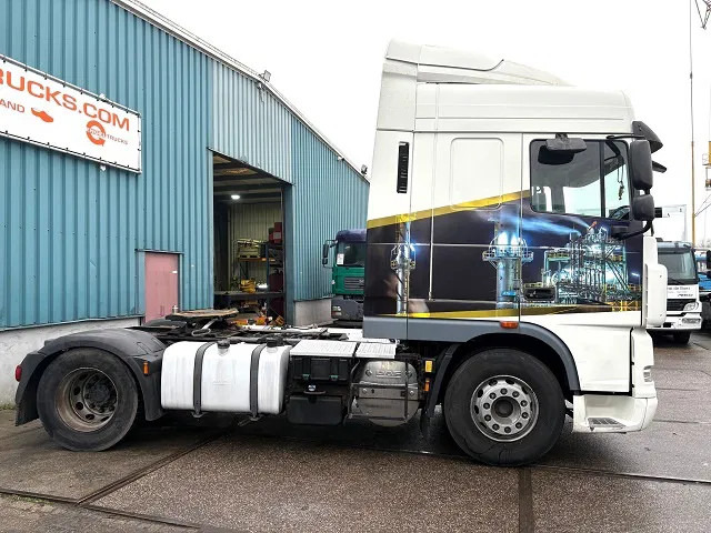 DAF XF 105.460 ATE SPACEAB 4x2 (EURO 5 / ZF MANUAL GEARBOX / ZF-INTARDER / HYDRAULIC KIT / P.T.O. / AIRCONDITIONING / ETC.) - Cap tractor: Foto 4 DAF XF 105.460 ATE SPACEAB 4x2 (EURO 5 / ZF MANUAL GEARBOX / ZF-INTARDER / HYDRAULIC KIT / P.T.O. / AIRCONDITIONING / ETC.) - Cap tractor: Foto 4