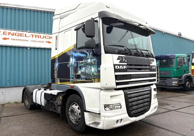 DAF XF 105.460 ATE SPACEAB 4x2 (EURO 5 / ZF MANUAL GEARBOX / ZF-INTARDER / HYDRAULIC KIT / P.T.O. / AIRCONDITIONING / ETC.) - Cap tractor: Foto 2 DAF XF 105.460 ATE SPACEAB 4x2 (EURO 5 / ZF MANUAL GEARBOX / ZF-INTARDER / HYDRAULIC KIT / P.T.O. / AIRCONDITIONING / ETC.) - Cap tractor: Foto 2