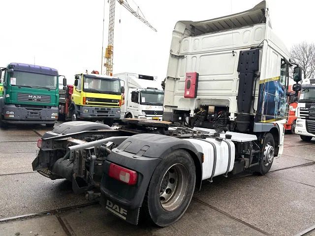 DAF XF 105.460 ATE SPACEAB 4x2 (EURO 5 / ZF MANUAL GEARBOX / ZF-INTARDER / HYDRAULIC KIT / P.T.O. / AIRCONDITIONING / ETC.) - Cap tractor: Foto 3 DAF XF 105.460 ATE SPACEAB 4x2 (EURO 5 / ZF MANUAL GEARBOX / ZF-INTARDER / HYDRAULIC KIT / P.T.O. / AIRCONDITIONING / ETC.) - Cap tractor: Foto 3