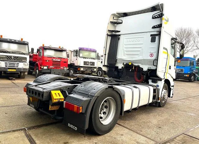 Iveco Stralis AS440S42T/P HI-WAY DUTCH TRUCK (APK/TUV -> 02-2024 / EURO 6 / AS-TRONIC / 2 TANKS / LEATHER SEATS / FRIDGE) - Cap tractor: Foto 3 Iveco Stralis AS440S42T/P HI-WAY DUTCH TRUCK (APK/TUV -> 02-2024 / EURO 6 / AS-TRONIC / 2 TANKS / LEATHER SEATS / FRIDGE) - Cap tractor: Foto 3