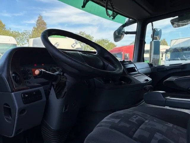Cap tractor Mercedes-Benz Actros 1846 LS (MP2) (EPS WITH CLUTCH / RETARDER / 3-PEDALS/ AIRCONDITIONING / ETC): Foto 7 Cap tractor Mercedes-Benz Actros 1846 LS (MP2) (EPS WITH CLUTCH / RETARDER / 3-PEDALS/ AIRCONDITIONING / ETC): Foto 7