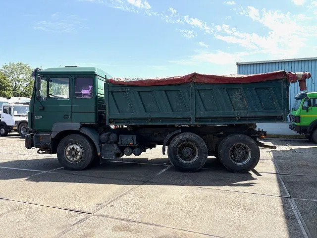 MAN 26.463 DF 6x4 MEILLER KIPPER (ZF16 MANUAL GEARBOX / ZF-INTARDER / FULL STEEL SUSPENSION / REDUCTION AXLES) - Camion basculantă: Foto 5 MAN 26.463 DF 6x4 MEILLER KIPPER (ZF16 MANUAL GEARBOX / ZF-INTARDER / FULL STEEL SUSPENSION / REDUCTION AXLES) - Camion basculantă: Foto 5