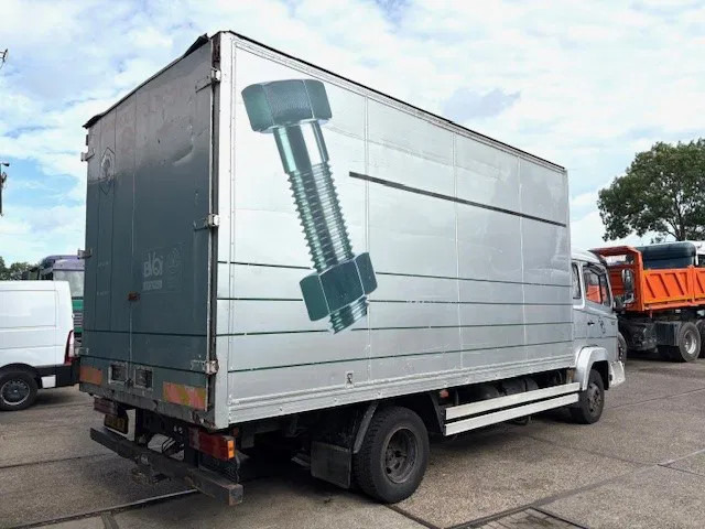 Mercedes-Benz LK 817 (6-CILINDER) ORIGINAL DUTCH TRUCK WITH CLOSED BOX (MANUAL GEARBOX / FULL STEEL SUSPENSION) - Camion furgon: Foto 3 Mercedes-Benz LK 817 (6-CILINDER) ORIGINAL DUTCH TRUCK WITH CLOSED BOX (MANUAL GEARBOX / FULL STEEL SUSPENSION) - Camion furgon: Foto 3