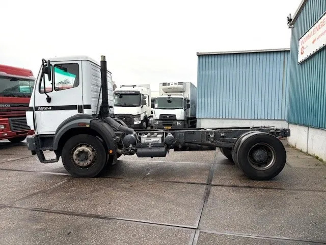 Mercedes-Benz SK 1824 K (ONLY 226.000 KM!) 4x2 FULL STEEL CHASSIS (MANUAL GEARBOX / REDUCTION AXLE / FULL STEEL SUSPENSION / P.T.O.) - Camion şasiu: Foto 5 Mercedes-Benz SK 1824 K (ONLY 226.000 KM!) 4x2 FULL STEEL CHASSIS (MANUAL GEARBOX / REDUCTION AXLE / FULL STEEL SUSPENSION / P.T.O.) - Camion şasiu: Foto 5