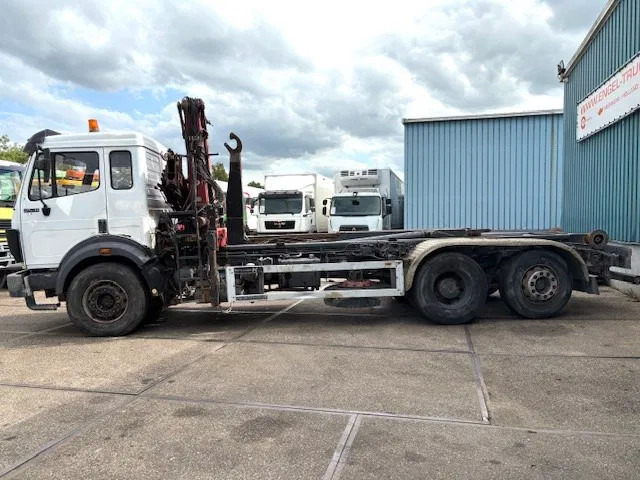 Mercedes-Benz SK 2527 6x2 HOOK-ARM SYSTEM WITH HMF CRANE (V6 ENGINE / ZF MANUAL GEARBOX / REDUCTION AXLE / STEEL SUSPENSION / P.T.O.) - Camion cu cârlig, Camion cu macara: Foto 5 Mercedes-Benz SK 2527 6x2 HOOK-ARM SYSTEM WITH HMF CRANE (V6 ENGINE / ZF MANUAL GEARBOX / REDUCTION AXLE / STEEL SUSPENSION / P.T.O.) - Camion cu cârlig, Camion cu macara: Foto 5