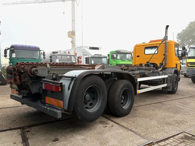 Scania P114-340 6x2 WITH MULTILIFT CONTAINERSYSTEM ONLY 80.500 KM!! ORIGINAL (10 TIRES / FULL STEEL SUSPENSION / 12 GEARS MANUAL GEARBO - Camion transport containere/ Swap body: Foto 3 Scania P114-340 6x2 WITH MULTILIFT CONTAINERSYSTEM ONLY 80.500 KM!! ORIGINAL (10 TIRES / FULL STEEL SUSPENSION / 12 GEARS MANUAL GEARBO - Camion transport containere/ Swap body: Foto 3