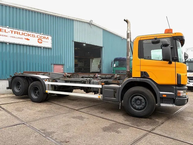 Scania P114-340 6x2 WITH MULTILIFT CONTAINERSYSTEM ONLY 80.500 KM!! ORIGINAL (10 TIRES / FULL STEEL SUSPENSION / 12 GEARS MANUAL GEARBO - Camion transport containere/ Swap body: Foto 4 Scania P114-340 6x2 WITH MULTILIFT CONTAINERSYSTEM ONLY 80.500 KM!! ORIGINAL (10 TIRES / FULL STEEL SUSPENSION / 12 GEARS MANUAL GEARBO - Camion transport containere/ Swap body: Foto 4