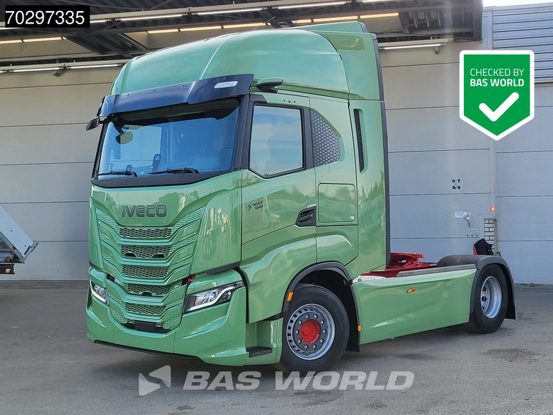 Iveco S-Way 580 4X2 NEW! Electric Steering Standklima Navi ACC LED Euro 6 - Cap tractor: Foto 1 Iveco S-Way 580 4X2 NEW! Electric Steering Standklima Navi ACC LED Euro 6 - Cap tractor: Foto 1