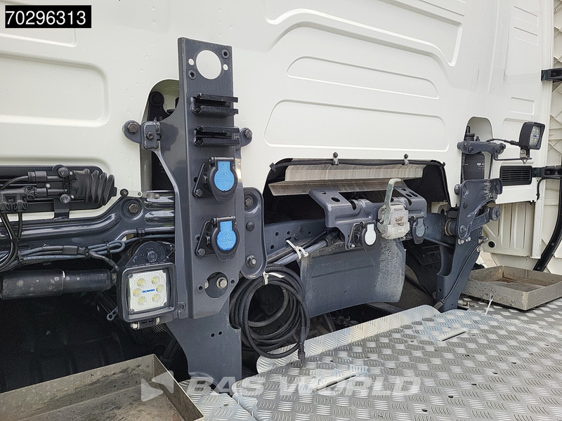 Scania R590 6X2 WB315! Retarder Full-Air 2xTanks Leather ACC Navi LED Euro 6 - Cap tractor: Foto 2 Scania R590 6X2 WB315! Retarder Full-Air 2xTanks Leather ACC Navi LED Euro 6 - Cap tractor: Foto 2