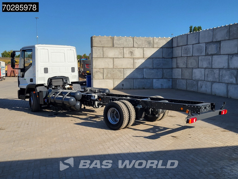 Iveco 120-210L 4X2 NEW 12tons chassis! CNG Engine TELMA Retarder Manual Euro 6 - Camion şasiu: Foto 2 Iveco 120-210L 4X2 NEW 12tons chassis! CNG Engine TELMA Retarder Manual Euro 6 - Camion şasiu: Foto 2