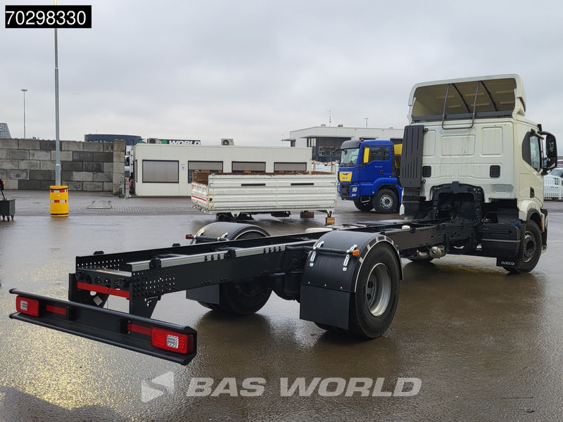 Iveco S-WAY 340 4X2 NEW! Chassis Automatic LED ACC Euro 6 - Camion şasiu: Foto 3 Iveco S-WAY 340 4X2 NEW! Chassis Automatic LED ACC Euro 6 - Camion şasiu: Foto 3