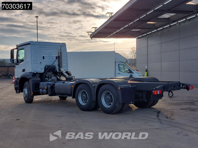 Mercedes-Benz Arocs 3340 6X4 NEW EURO 5 Chassis Steel Suspension Big-Axle Automatic - Camion şasiu: Foto 2 Mercedes-Benz Arocs 3340 6X4 NEW EURO 5 Chassis Steel Suspension Big-Axle Automatic - Camion şasiu: Foto 2