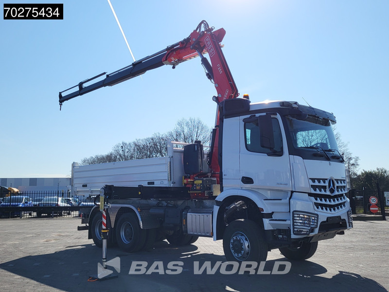 Mercedes-Benz Arocs 3348 6X6 NEW Fassi F255A.2.24 Kran Crane 3-way tipper Navi Euro 6 - Camion basculantă, Camion cu macara: Foto 5 Mercedes-Benz Arocs 3348 6X6 NEW Fassi F255A.2.24 Kran Crane 3-way tipper Navi Euro 6 - Camion basculantă, Camion cu macara: Foto 5