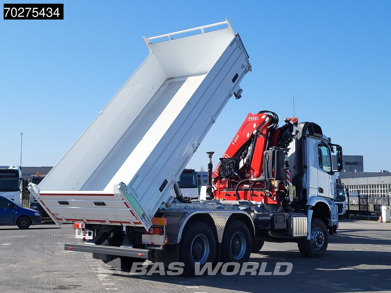 Mercedes-Benz Arocs 3348 6X6 NEW Fassi F255A.2.24 Kran Crane 3-way tipper Navi Euro 6 - Camion basculantă, Camion cu macara: Foto 3 Mercedes-Benz Arocs 3348 6X6 NEW Fassi F255A.2.24 Kran Crane 3-way tipper Navi Euro 6 - Camion basculantă, Camion cu macara: Foto 3