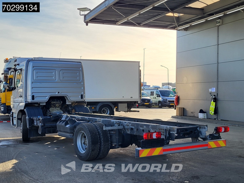 Mercedes-Benz Atego 1224 Atego 4X2 12tons chassis LOW Mileage! Automatic Airco Euro 6 - Camion şasiu: Foto 2 Mercedes-Benz Atego 1224 Atego 4X2 12tons chassis LOW Mileage! Automatic Airco Euro 6 - Camion şasiu: Foto 2
