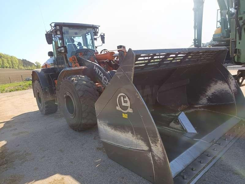 Hitachi ZW220-7 - Încărcător frontal pe pneuri: Foto 2 Hitachi ZW220-7 - Încărcător frontal pe pneuri: Foto 2