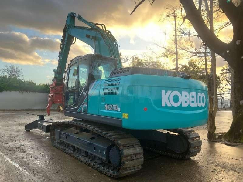Kobelco SK210LC-10E - Excavator pentru manipulare de materiale: Foto 3 Kobelco SK210LC-10E - Excavator pentru manipulare de materiale: Foto 3