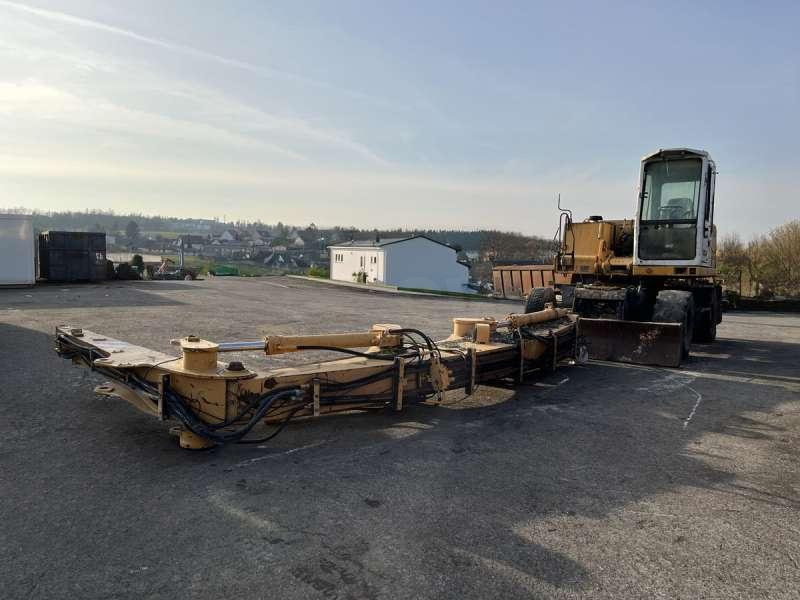 Liebherr A316 - POUR PIECES - Excavator pe roţi: Foto 4 Liebherr A316 - POUR PIECES - Excavator pe roţi: Foto 4