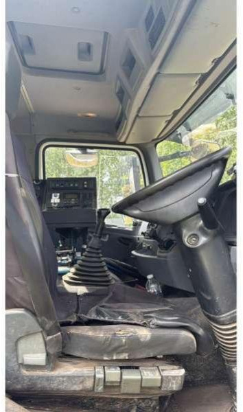 Mercedes AXOR 1829 - Măturătoare stradală: Foto 5 Mercedes AXOR 1829 - Măturătoare stradală: Foto 5