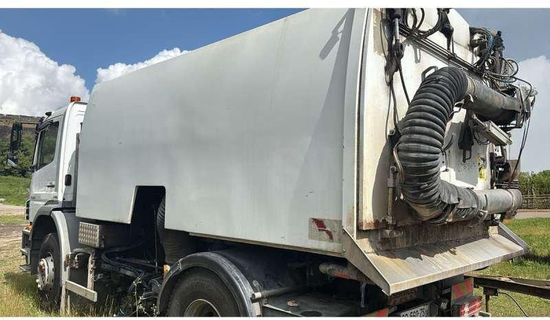 Mercedes AXOR 1829 - Măturătoare stradală: Foto 4 Mercedes AXOR 1829 - Măturătoare stradală: Foto 4