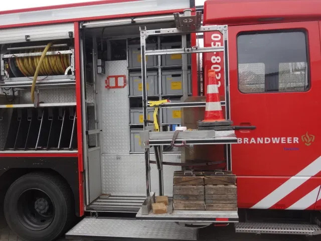 Mercedes-Benz Atego 1426 ZIEGLER 2000 LITER EURO 5 - Autospeciala de stins incendii: Foto 3 Mercedes-Benz Atego 1426 ZIEGLER 2000 LITER EURO 5 - Autospeciala de stins incendii: Foto 3