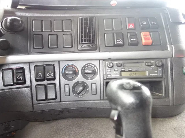 Volvo FM 12 18500liter tank,AIRCO,MANUAL GEARBOX - Camion cisternă: Foto 4 Volvo FM 12 18500liter tank,AIRCO,MANUAL GEARBOX - Camion cisternă: Foto 4