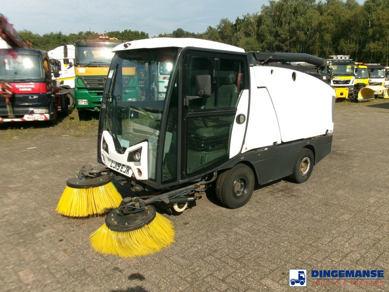 Johnston C202 compact street sweeper - Măturătoare stradală: Foto 1 Johnston C202 compact street sweeper - Măturătoare stradală: Foto 1