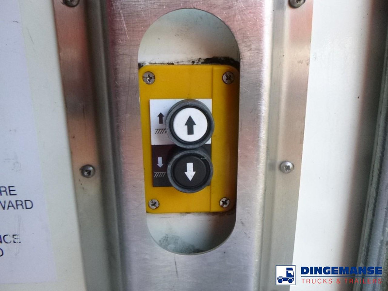 Mercedes-Benz Antos 2533 RHD 6x2 Thermoking T1000R frigo în leasing Mercedes-Benz Antos 2533 RHD 6x2 Thermoking T1000R frigo: Foto 18 Mercedes-Benz Antos 2533 RHD 6x2 Thermoking T1000R frigo în leasing Mercedes-Benz Antos 2533 RHD 6x2 Thermoking T1000R frigo: Foto 18