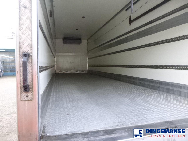 Mercedes-Benz Antos 2533 RHD 6x2 Thermoking T1000R frigo în leasing Mercedes-Benz Antos 2533 RHD 6x2 Thermoking T1000R frigo: Foto 11 Mercedes-Benz Antos 2533 RHD 6x2 Thermoking T1000R frigo în leasing Mercedes-Benz Antos 2533 RHD 6x2 Thermoking T1000R frigo: Foto 11