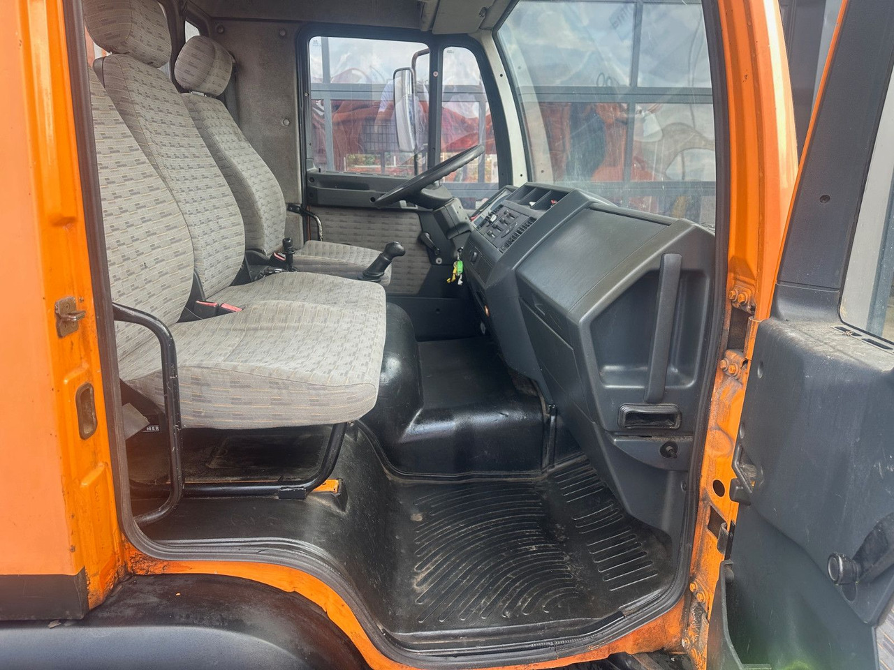 MAN 8.163 Pritsche - Camion platformă: Foto 5 MAN 8.163 Pritsche - Camion platformă: Foto 5