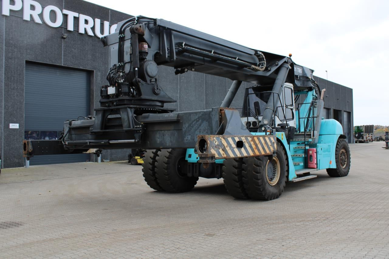 SMV 4531 TB5 - Reach stacker: Foto 2 SMV 4531 TB5 - Reach stacker: Foto 2