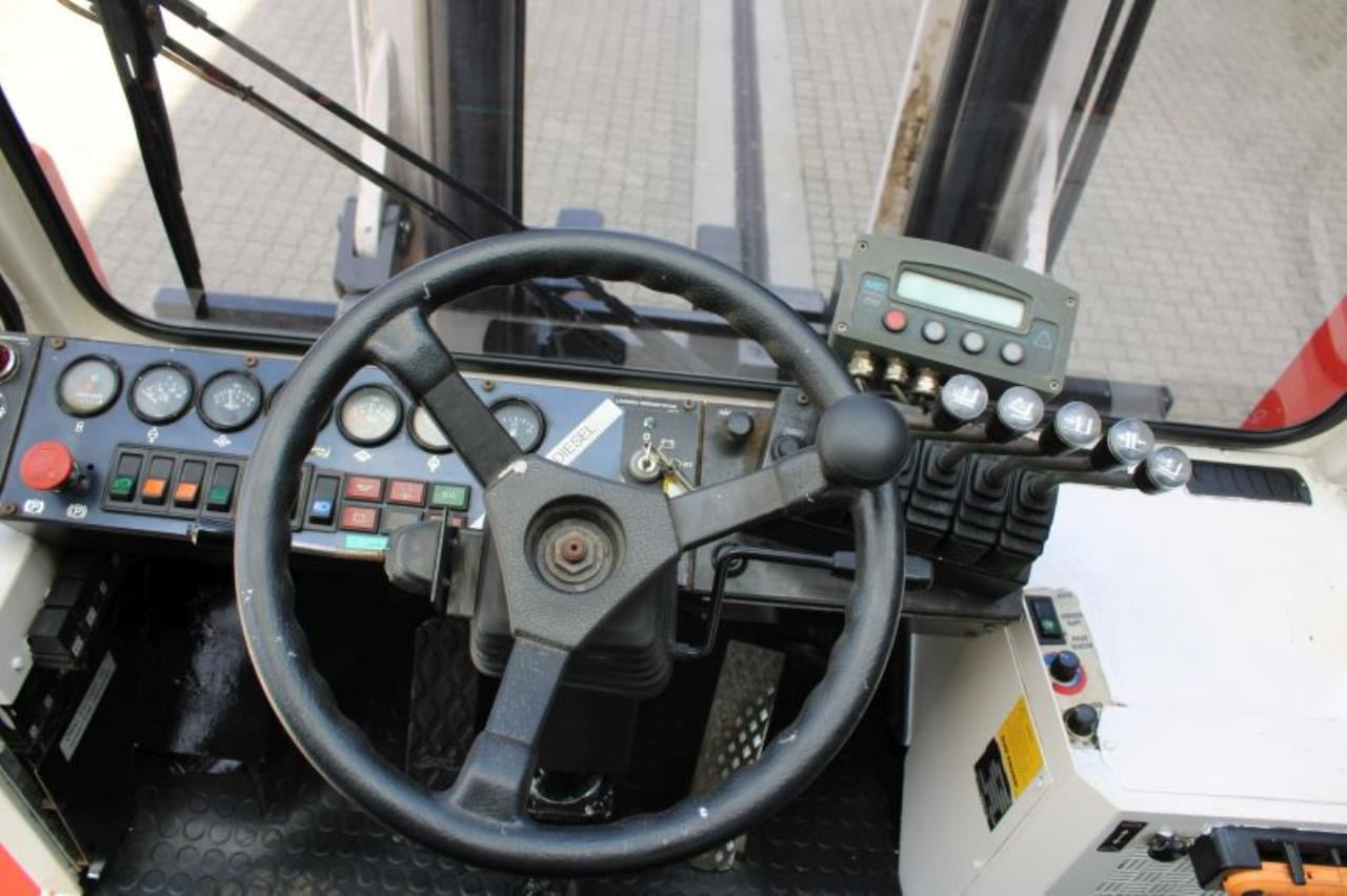 SveTruck 15120-35 - Stivuitor diesel: Foto 4 SveTruck 15120-35 - Stivuitor diesel: Foto 4