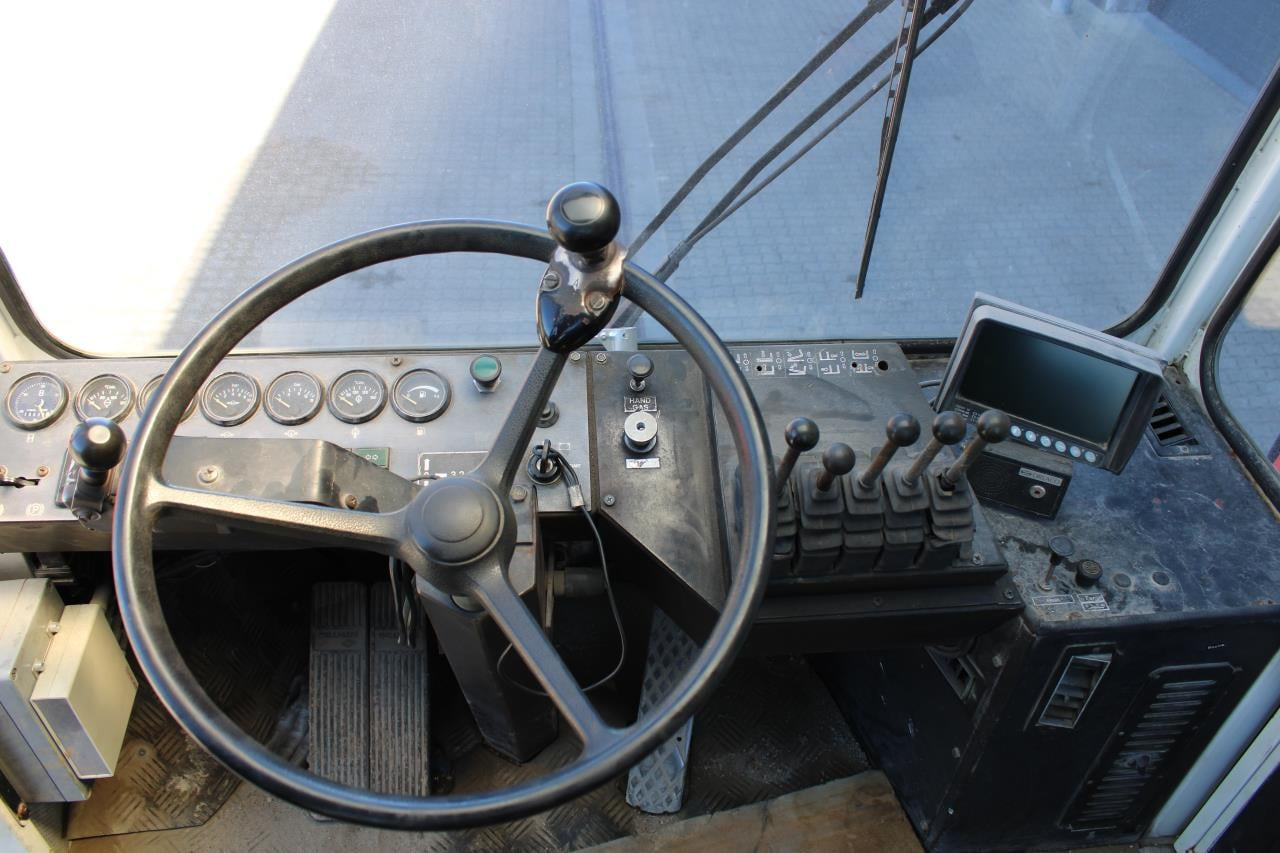 SveTruck 32120-47 - Stivuitor diesel: Foto 4 SveTruck 32120-47 - Stivuitor diesel: Foto 4