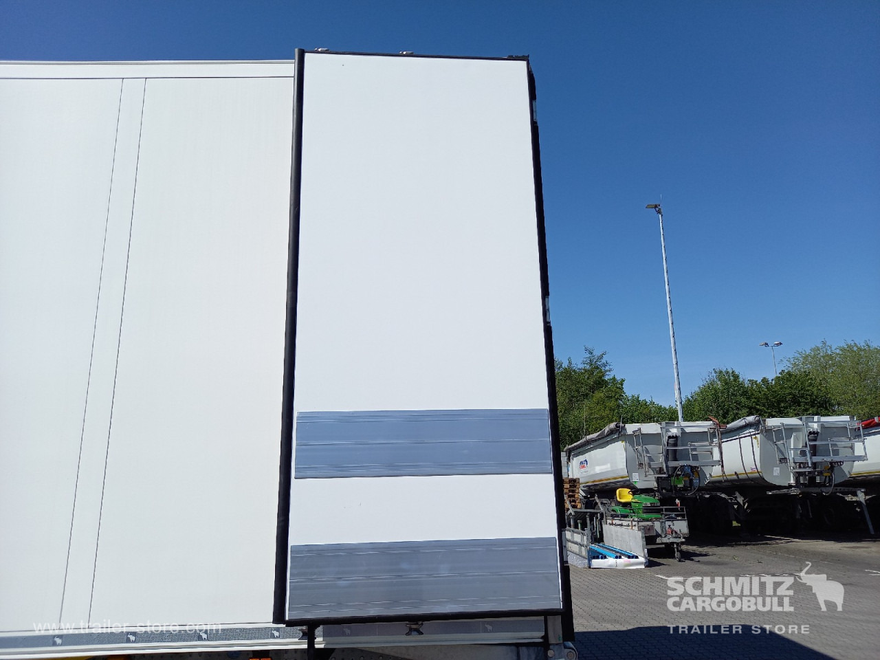SCHMITZ Auflieger Tiefkühler Mega - Semiremorcă izoterma: Foto 2 SCHMITZ Auflieger Tiefkühler Mega - Semiremorcă izoterma: Foto 2