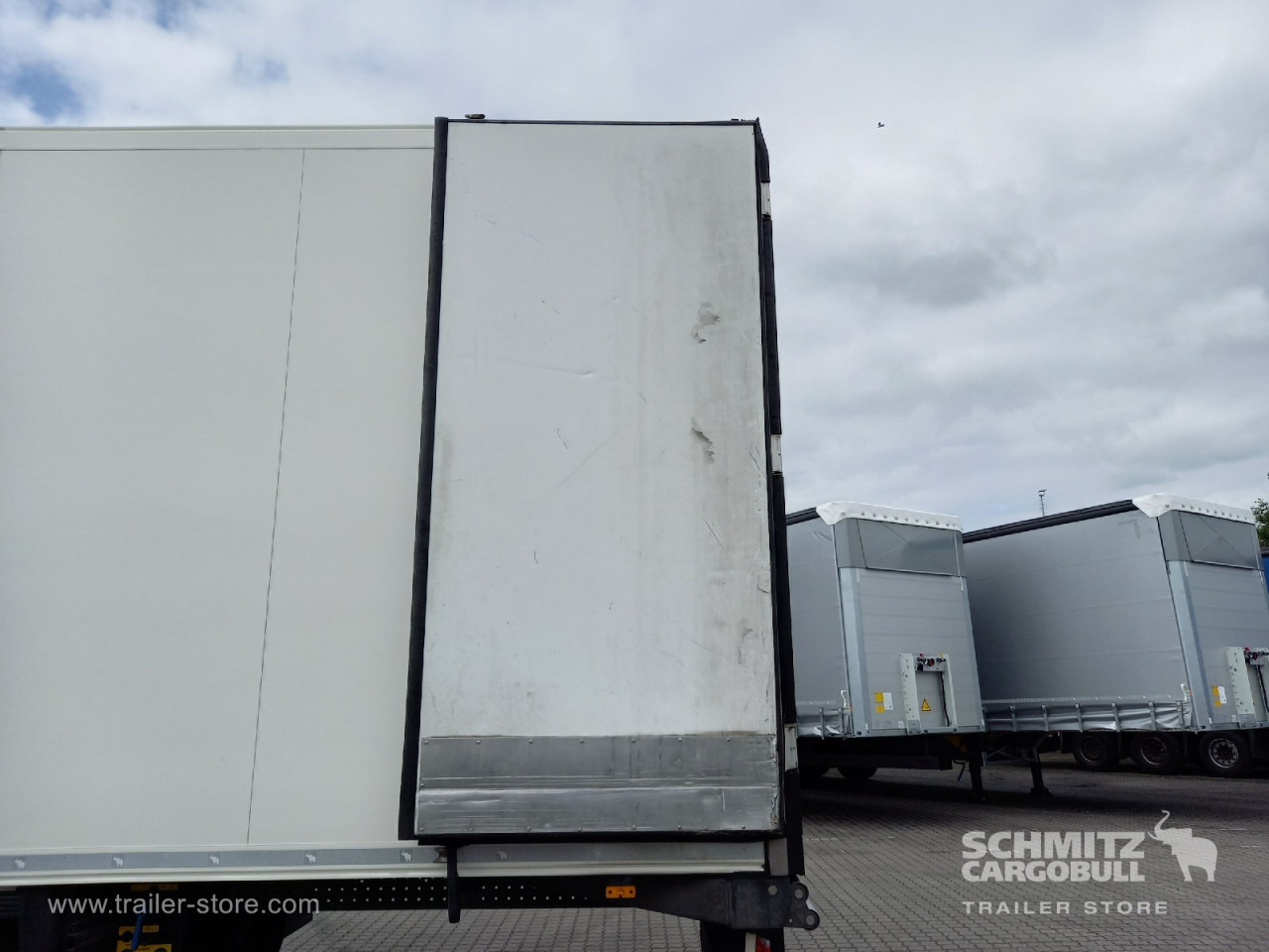 SCHMITZ Auflieger Tiefkühler Multitemp - Semiremorcă izoterma: Foto 2 SCHMITZ Auflieger Tiefkühler Multitemp - Semiremorcă izoterma: Foto 2