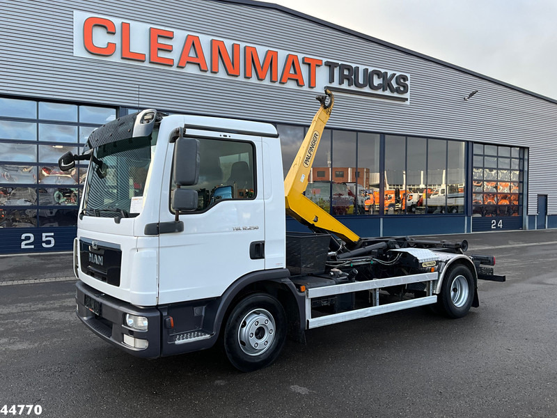 MAN TGL 12.250 Palfinger haakarmsysteem - Camion cu cârlig: Foto 1 MAN TGL 12.250 Palfinger haakarmsysteem - Camion cu cârlig: Foto 1