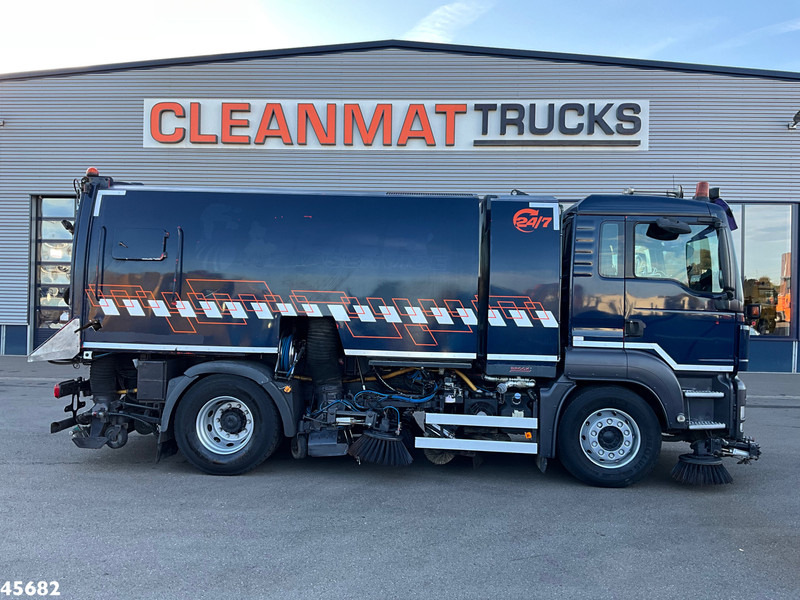 MAN TGS 18.320 Manual Gearbox Brock Wegdekreinger links en rechtsvegend! - Măturătoare stradală: Foto 4 MAN TGS 18.320 Manual Gearbox Brock Wegdekreinger links en rechtsvegend! - Măturătoare stradală: Foto 4