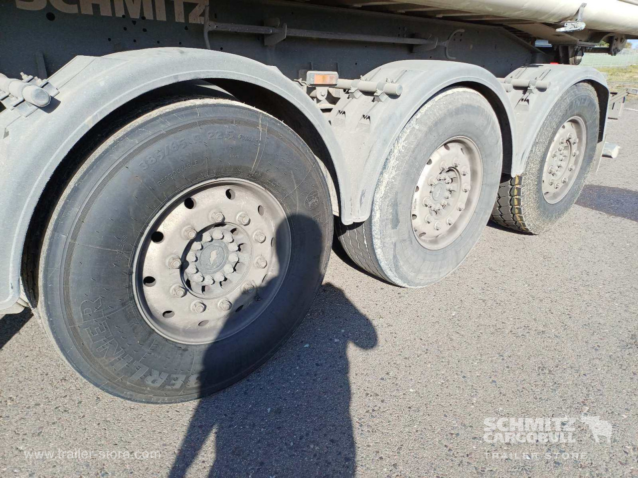 SCHMITZ Auflieger Kipper Alukastenmulde 24m³ - Semiremorcă basculantă: Foto 2 SCHMITZ Auflieger Kipper Alukastenmulde 24m³ - Semiremorcă basculantă: Foto 2