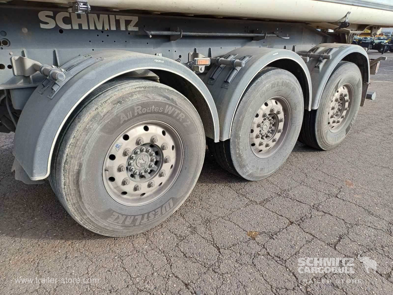 SCHMITZ Auflieger Kipper Alukastenmulde 24m³ - Semiremorcă basculantă: Foto 2 SCHMITZ Auflieger Kipper Alukastenmulde 24m³ - Semiremorcă basculantă: Foto 2