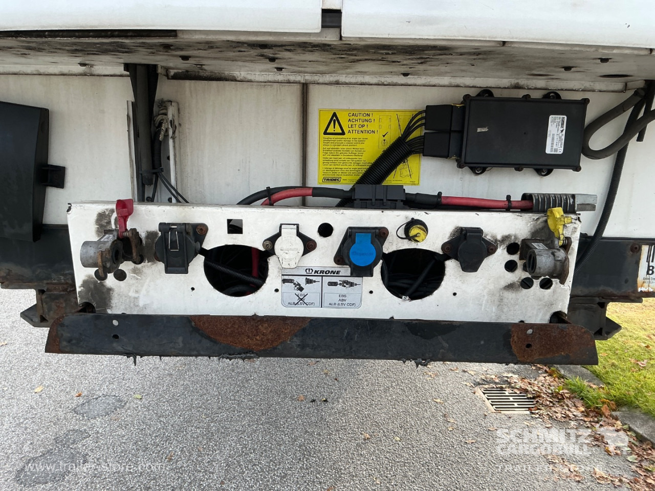 KRONE Reefer Standard Taillift - Semiremorcă izoterma: Foto 4 KRONE Reefer Standard Taillift - Semiremorcă izoterma: Foto 4