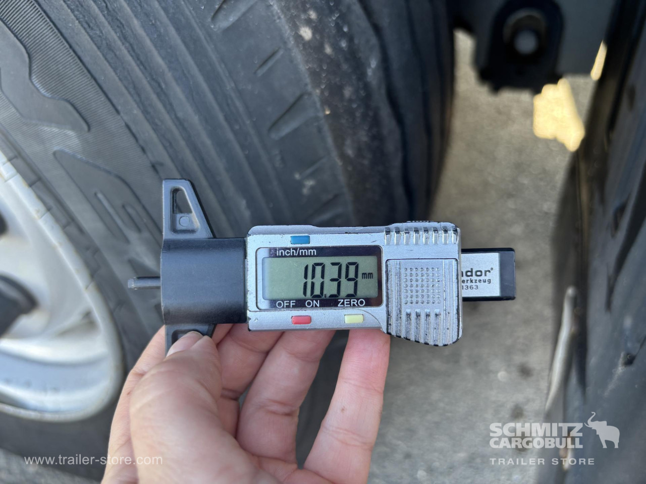 SCHMITZ Curtainsider Standard - Semiremorcă prelată: Foto 4 SCHMITZ Curtainsider Standard - Semiremorcă prelată: Foto 4