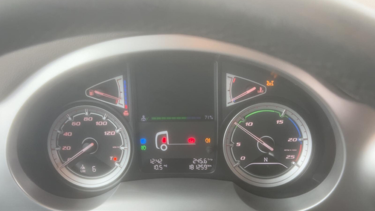 Camion platformă, Camion cu macara DAF CF 480 8x4 E6 / Fassi F315A.2.26 crane / flatbedCF 480 8x4 E6 / Fassi F315A.2.26 crane / flatbed: Foto 17 Camion platformă, Camion cu macara DAF CF 480 8x4 E6 / Fassi F315A.2.26 crane / flatbedCF 480 8x4 E6 / Fassi F315A.2.26 crane / flatbed: Foto 17