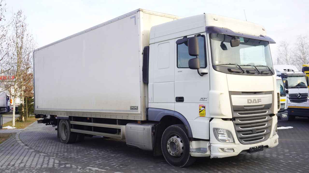 DAF XF 410 EURO 6 /410 HP / 20 EPAL / Dhollandia lift 1500 kg - Camion furgon: Foto 1 DAF XF 410 EURO 6 /410 HP / 20 EPAL / Dhollandia lift 1500 kg - Camion furgon: Foto 1