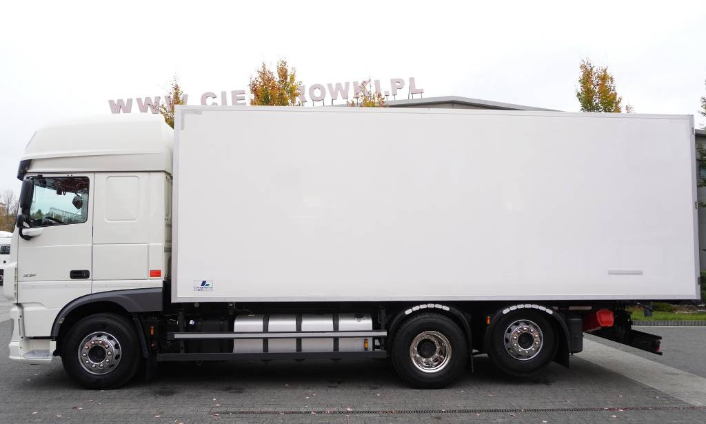 DAF XF 450 6×2 E6 / Refrigerator Lacapitaine / ATP/FRC to 2027 / 18 pallets - Camion frigider: Foto 4 DAF XF 450 6×2 E6 / Refrigerator Lacapitaine / ATP/FRC to 2027 / 18 pallets - Camion frigider: Foto 4