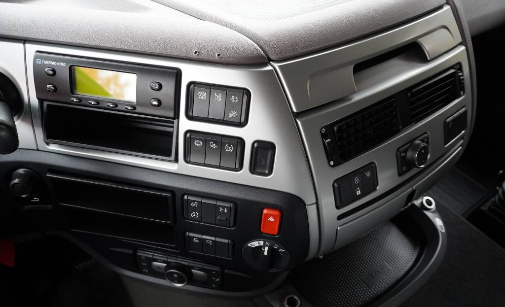 DAF XF 450 6×2 E6 / Refrigerator Lacapitaine / ATP/FRC to 2027 / 18 pallets în leasing DAF XF 450 6×2 E6 / Refrigerator Lacapitaine / ATP/FRC to 2027 / 18 pallets: Foto 16